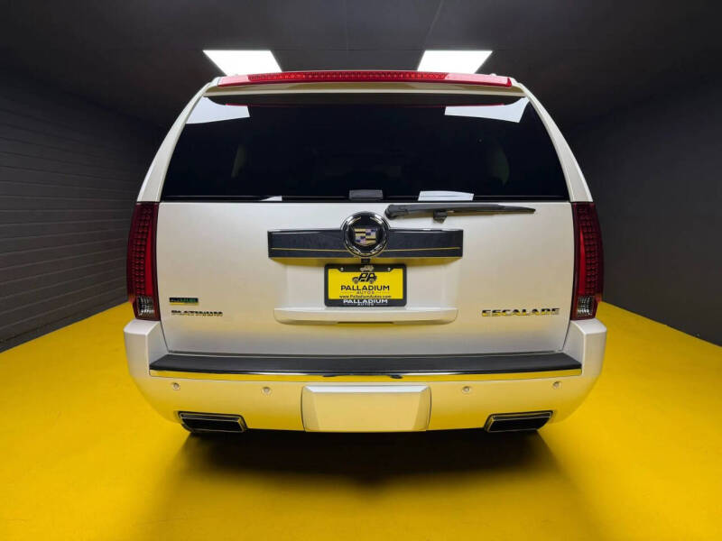 2012 Cadillac Escalade Platinum Edition