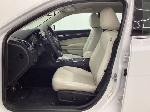 2021 Chrysler 300 Touring