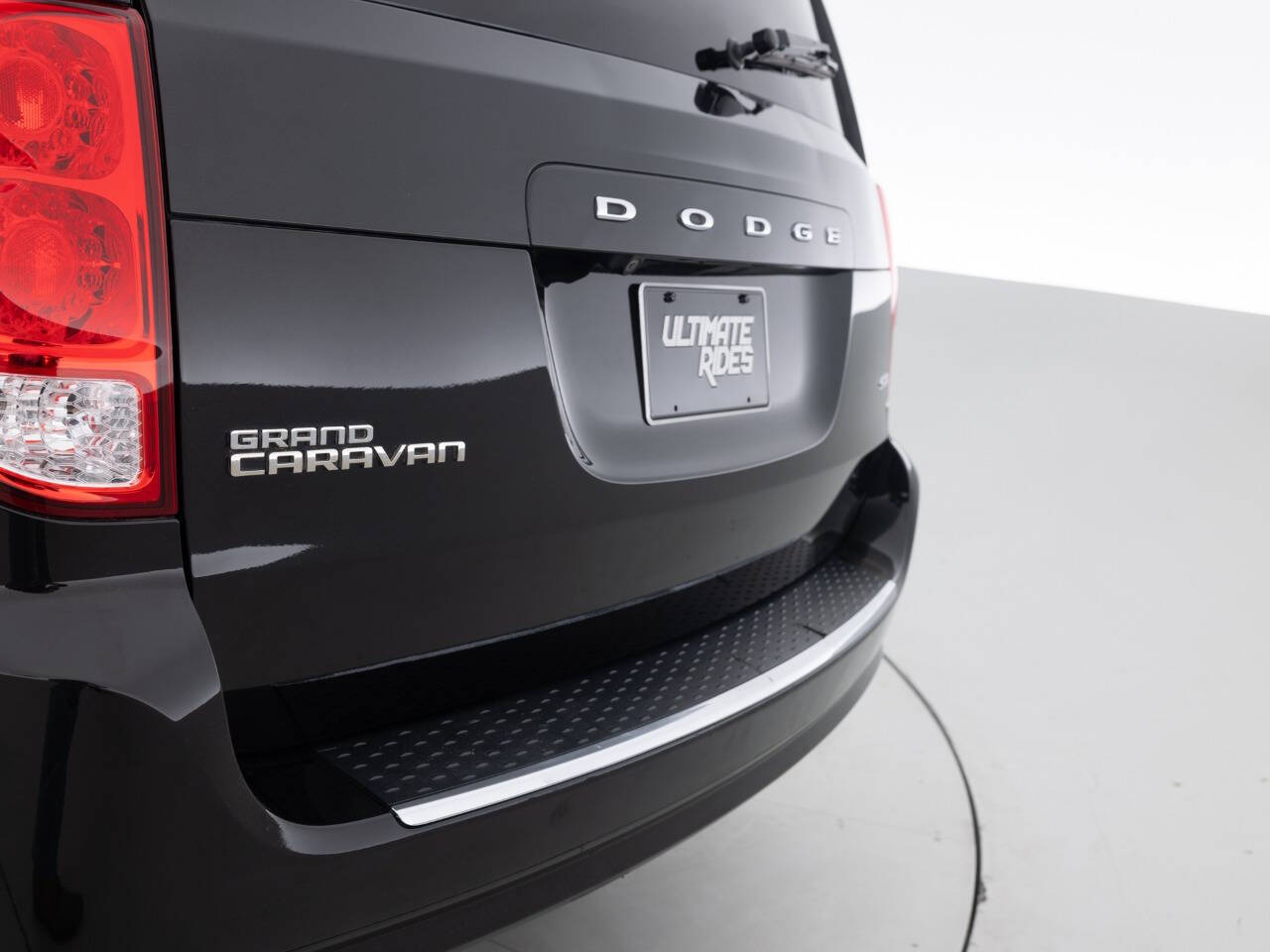 Used Car 2020 Dodge Grand Caravan  Sxt 4dr Mini Van For Sale Under $12,000 In Coal City, Illinois