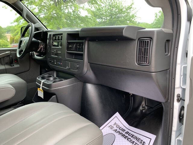 2025 Chevrolet Express 2500