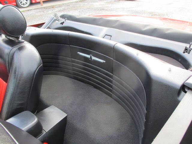 2004 Ford Thunderbird Deluxe