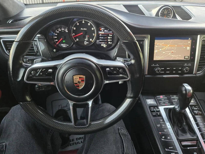 2017 Porsche Macan Turbo