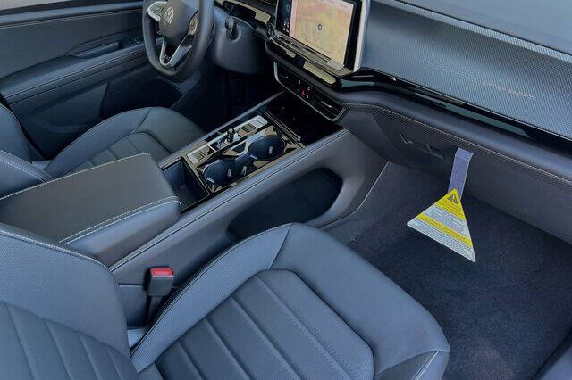 2024 Volkswagen Atlas Cross Sport SEL R-Line 4Motion