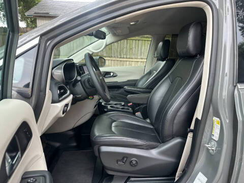 2022 Chrysler Pacifica Touring L