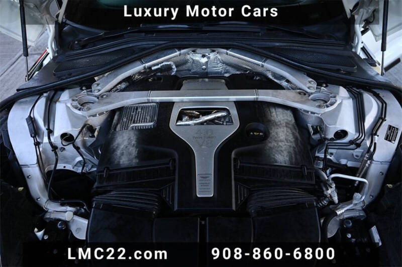 2021 Aston Martin DBX