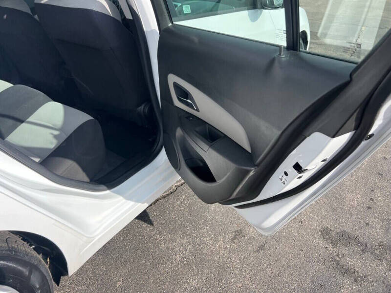 2015 Chevrolet Cruze LS Auto