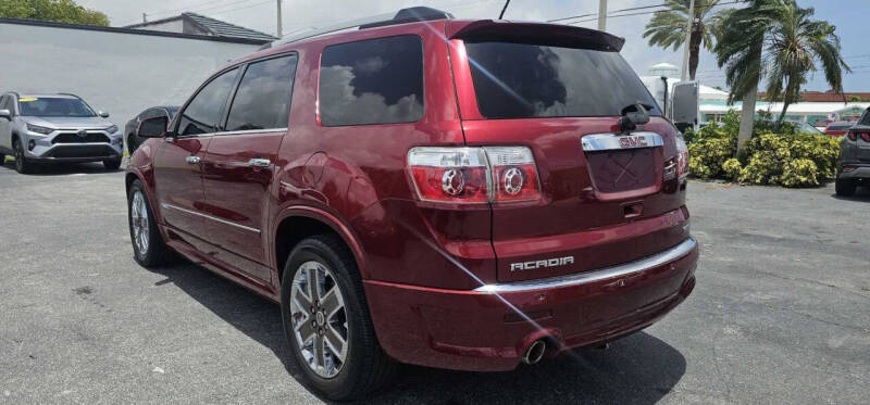 2011 GMC Acadia Denali
