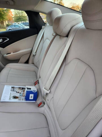 2017 Chrysler 200 Limited
