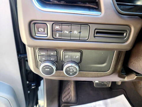 2023 GMC Yukon XL SLT