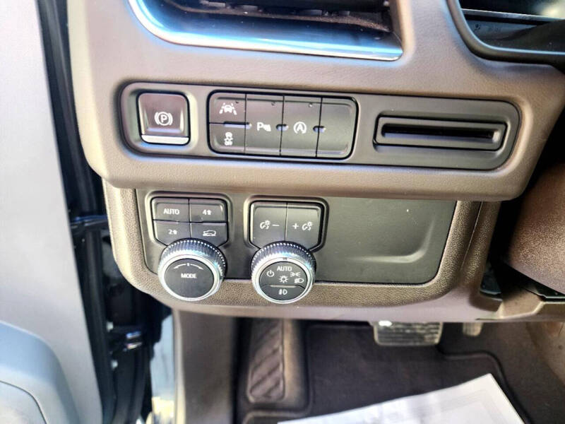 2023 GMC Yukon XL SLT