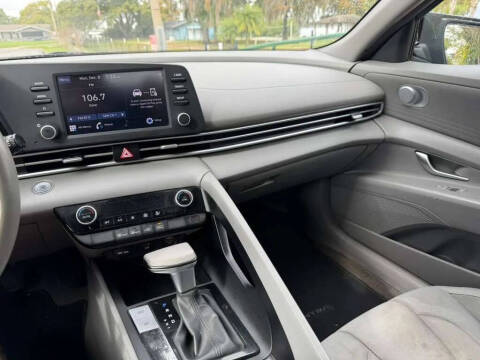 2022 Hyundai Elantra