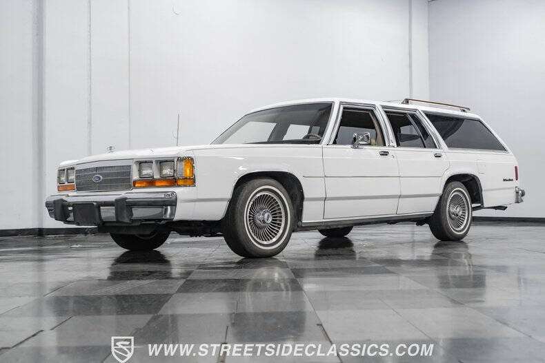 1990 Ford LTD Crown Victoria