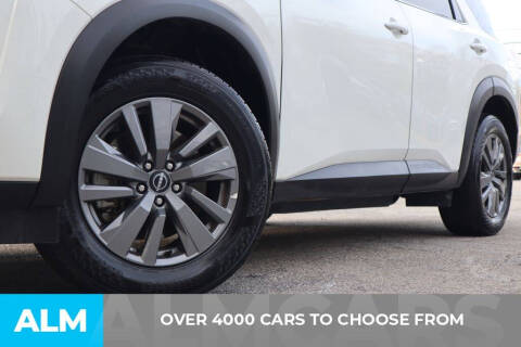 2025 Nissan Pathfinder SV