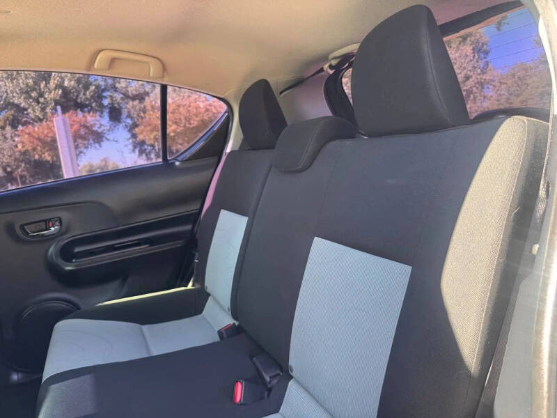 2015 Toyota Prius c