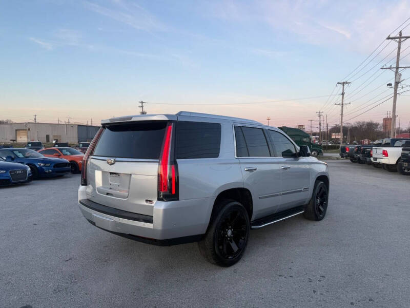 2017 Cadillac Escalade Luxury