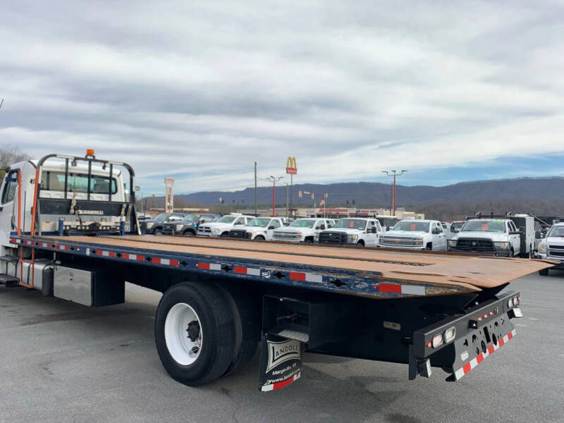 2017 Freightliner M2 106