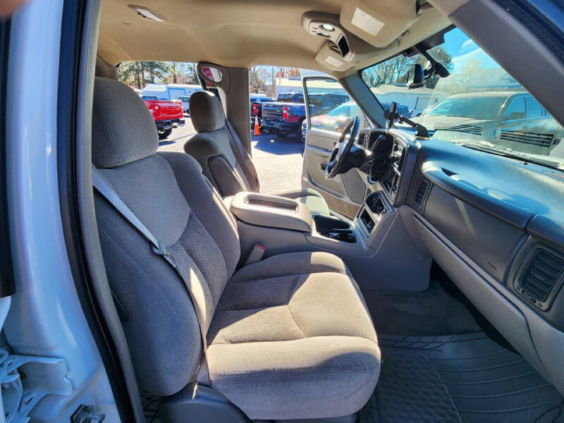 2005 Chevrolet Avalanche 2500 LS