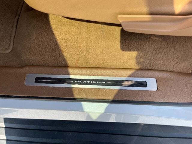 2017 Cadillac Escalade ESV 21