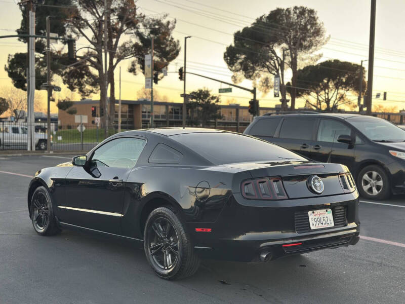 2014 Ford Mustang V6