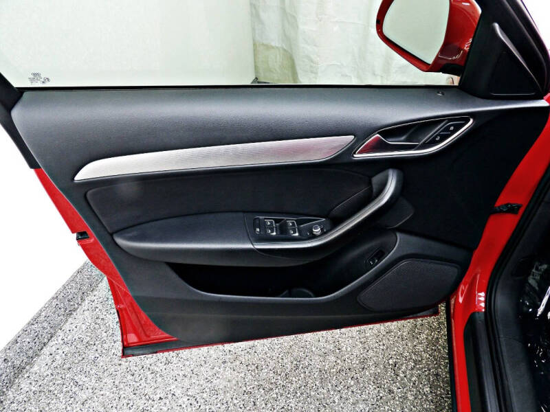 2017 Audi Q3 2.0T Premium Plus