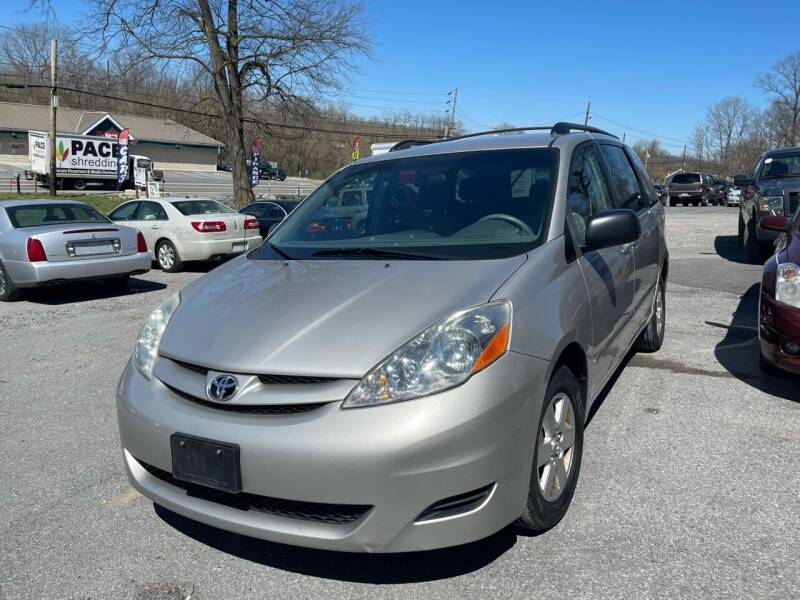 2007 Toyota Sienna for sale at Noble PreOwned Auto Sales in Martinsburg WV