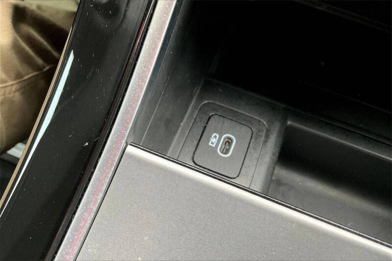 2024 Land Rover Range Rover Evoque P250 Dynamic SE