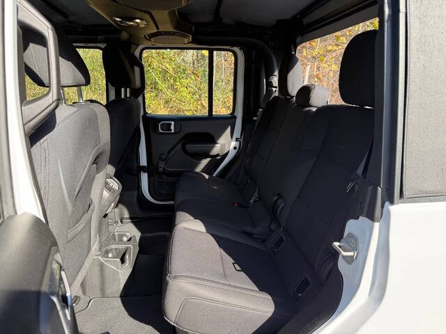 2022 Jeep Gladiator Sport