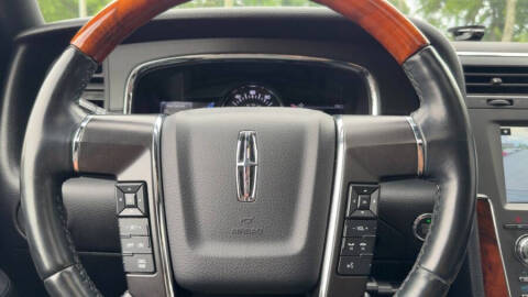 2017 Lincoln Navigator Select