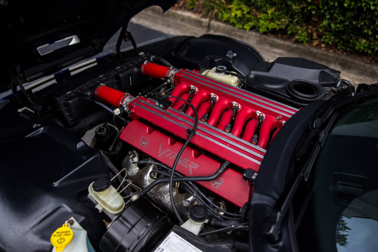 1997 Dodge Viper 35
