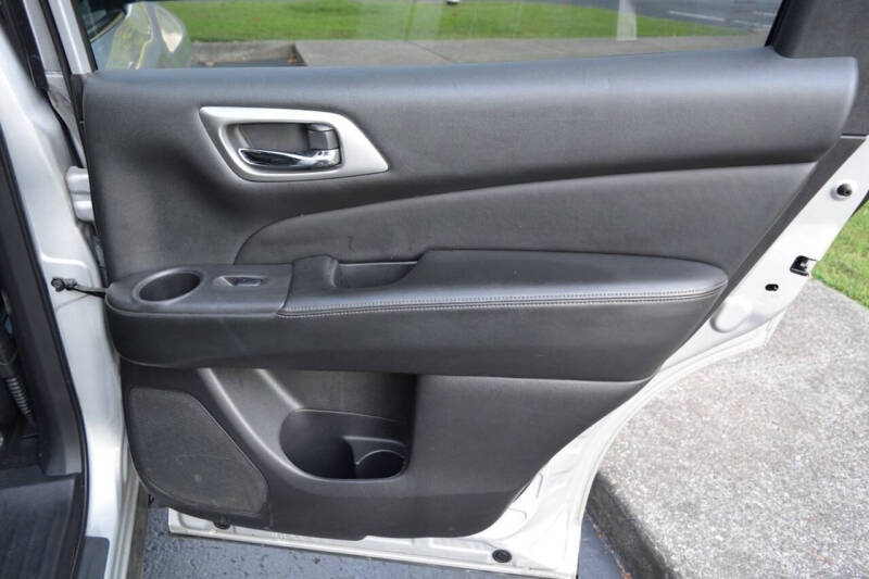 2019 Nissan Pathfinder S