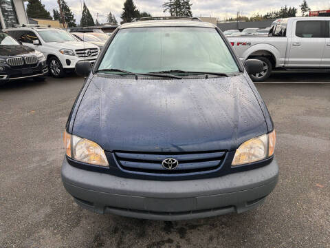 2001 Toyota Sienna LE