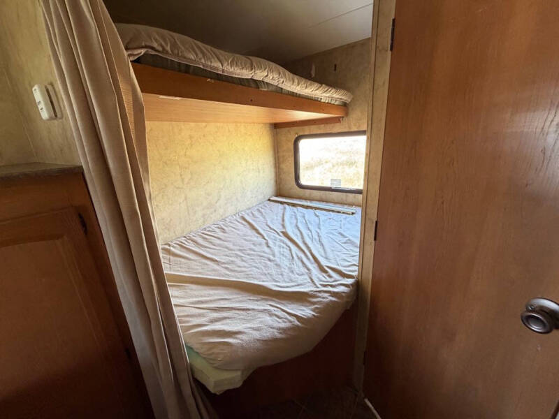 2010 Keystone RV TRAILER