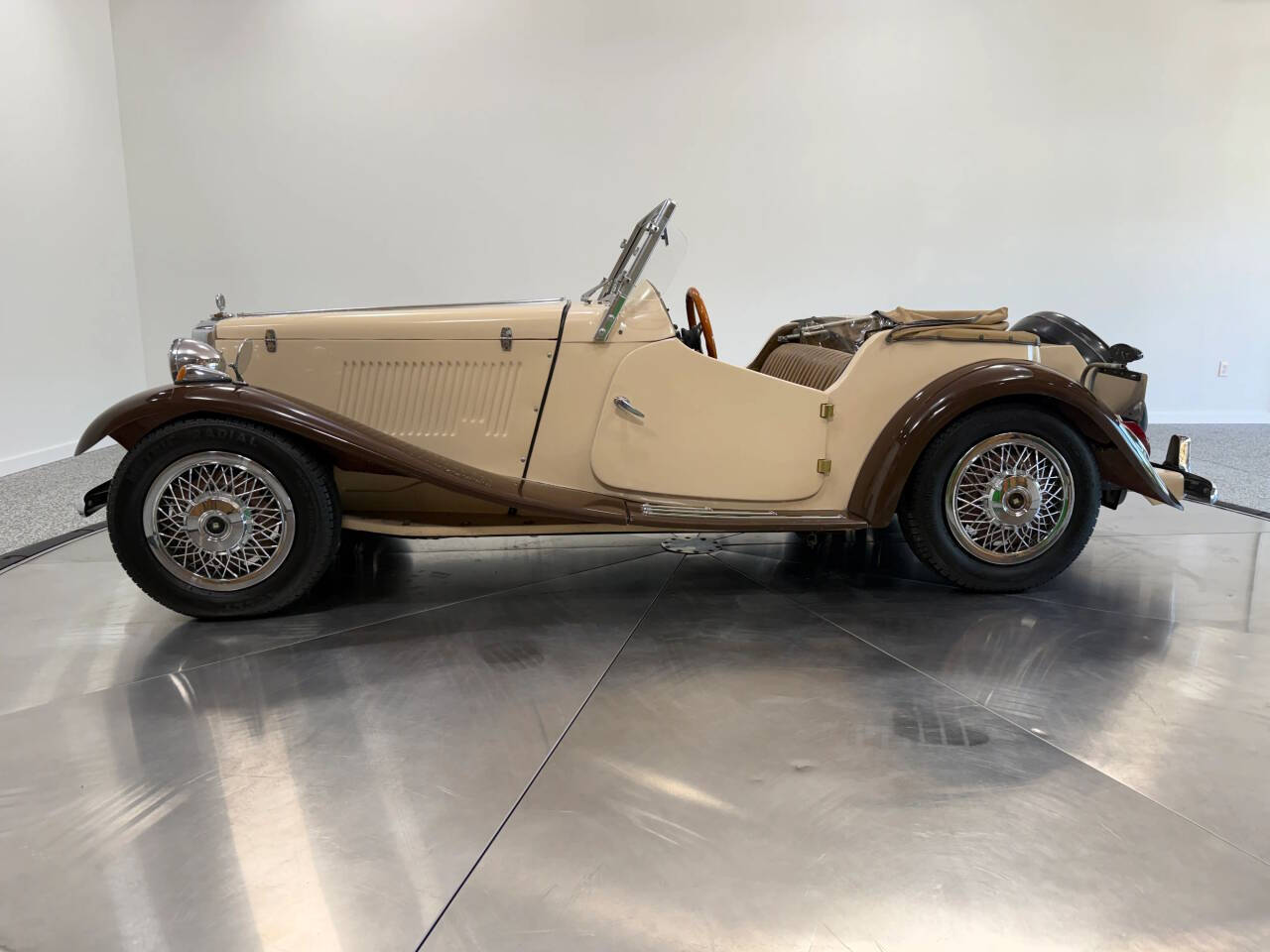 2011 Sp Constr MG Replica 11