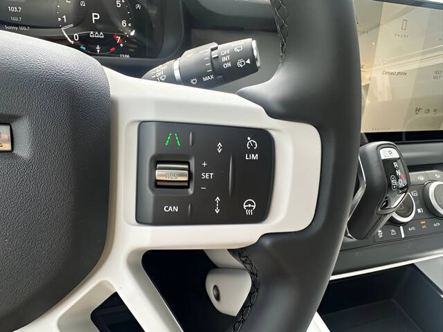 2025 Land Rover Defender 90 P400 X-Dynamic SE