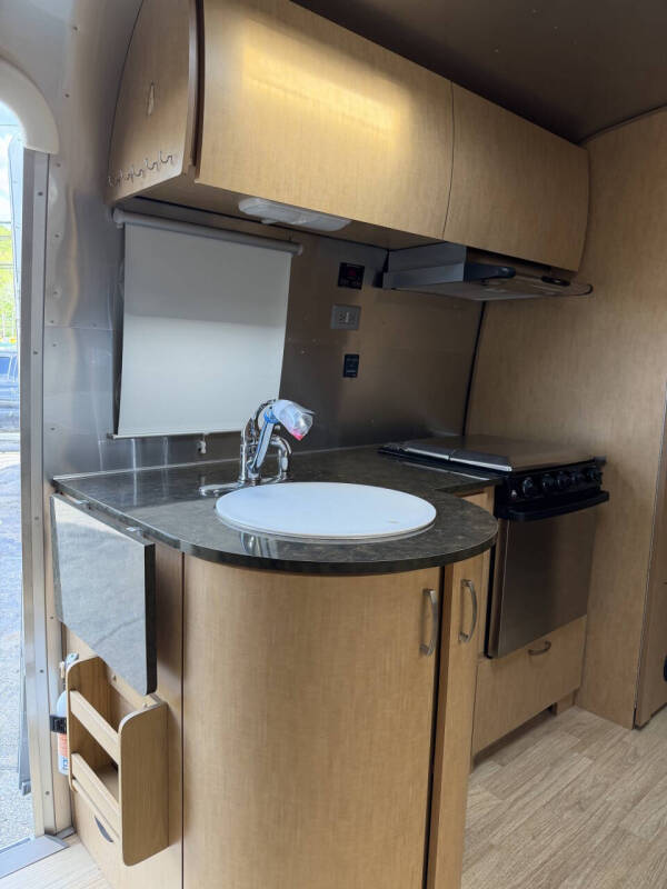 2016 Airstream 25FB