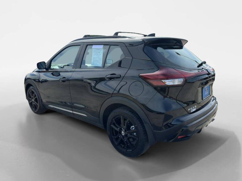 2021 Nissan Kicks SR