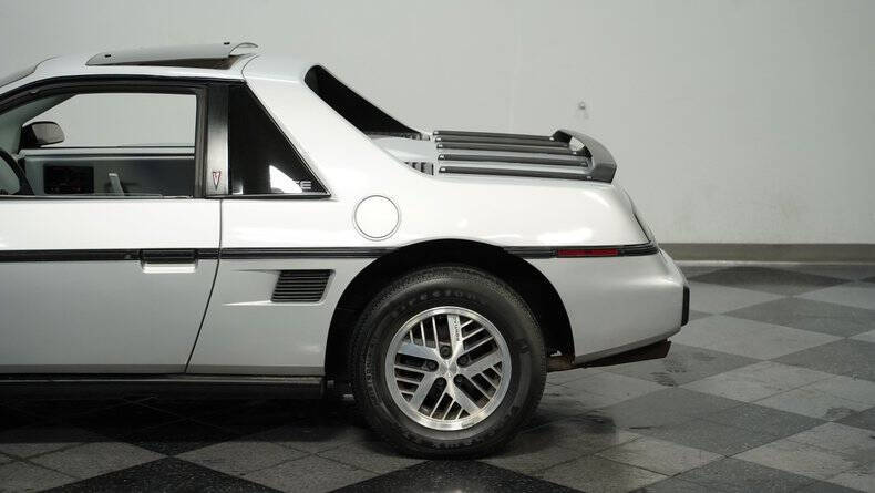 1985 Pontiac Fiero SE
