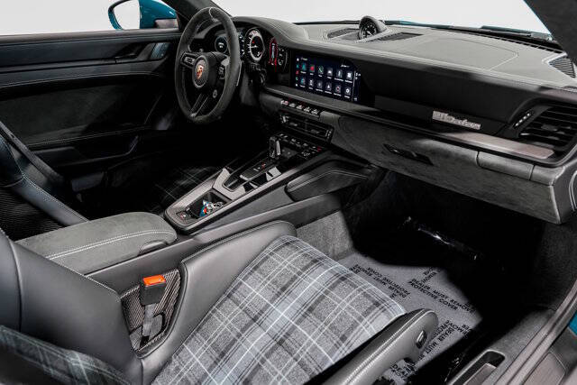 2024 Porsche 911 Dakar