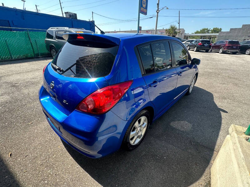 2011 Nissan Versa 1.8 S