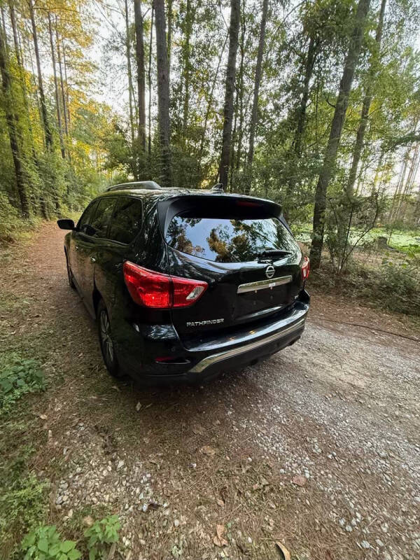 2019 Nissan Pathfinder SV