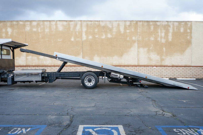2023 Freightliner M2 106