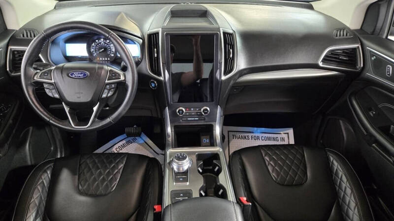 2023 Ford Edge Titanium
