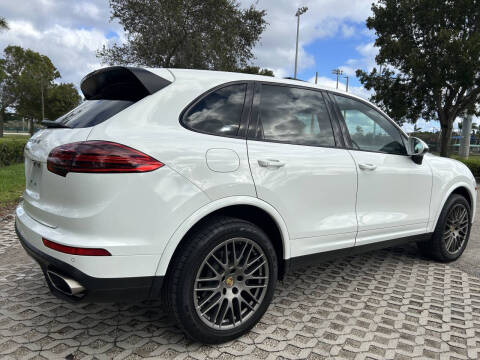 2017 Porsche Cayenne Platinum Edition