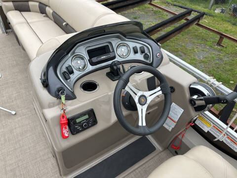 2023 Tracker Sport Fish 22 DLX