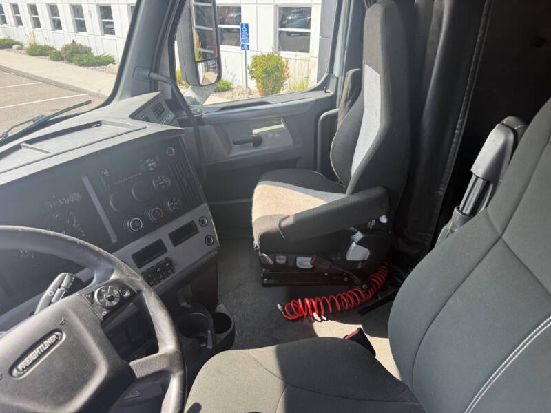 2021 Freightliner Cascadia