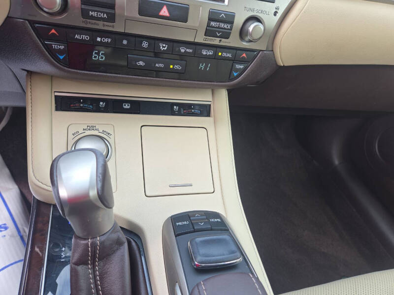 2016 Lexus ES 350 - Photo 7