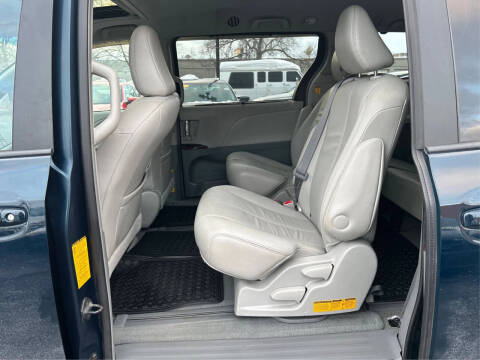 2012 Toyota Sienna