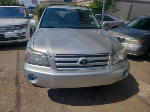 2005 Toyota Highlander for sale at UGWONALI MOTORS in Dallas TX