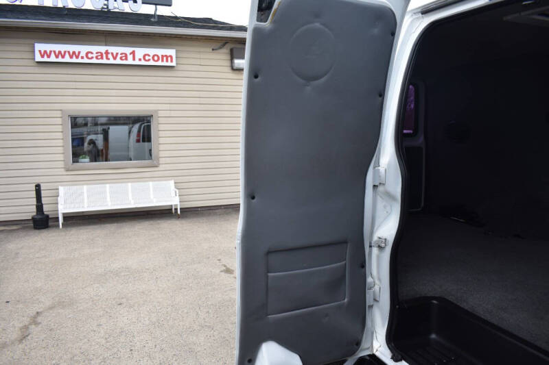 2013 Chevrolet Express Cargo Work Van photo 39