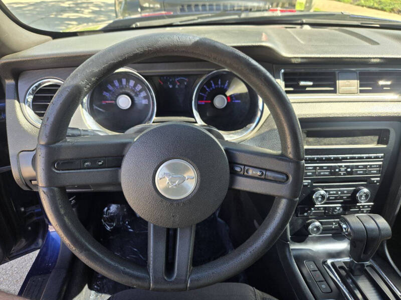 2012 Ford Mustang V6